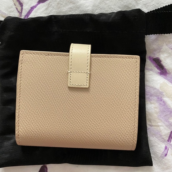 CELINE | SMALL STRAP WALLET IN BICOLOUR GRAINED CALFSKIN POWDER/CREAM - Picture 10 of 13